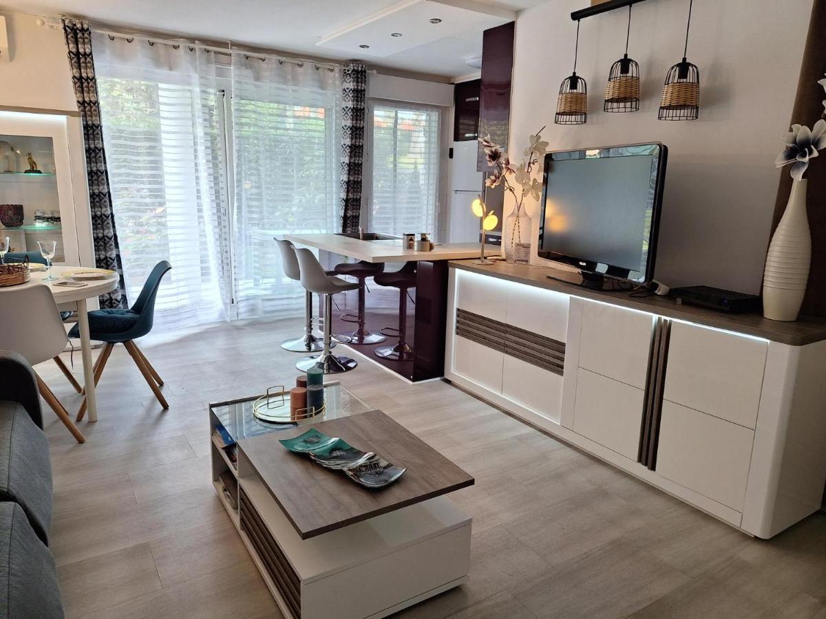 Charmant Appartement Residentiel Avec Terrasse, Jardin Privatif Et Piscine A Cannes Exterior foto